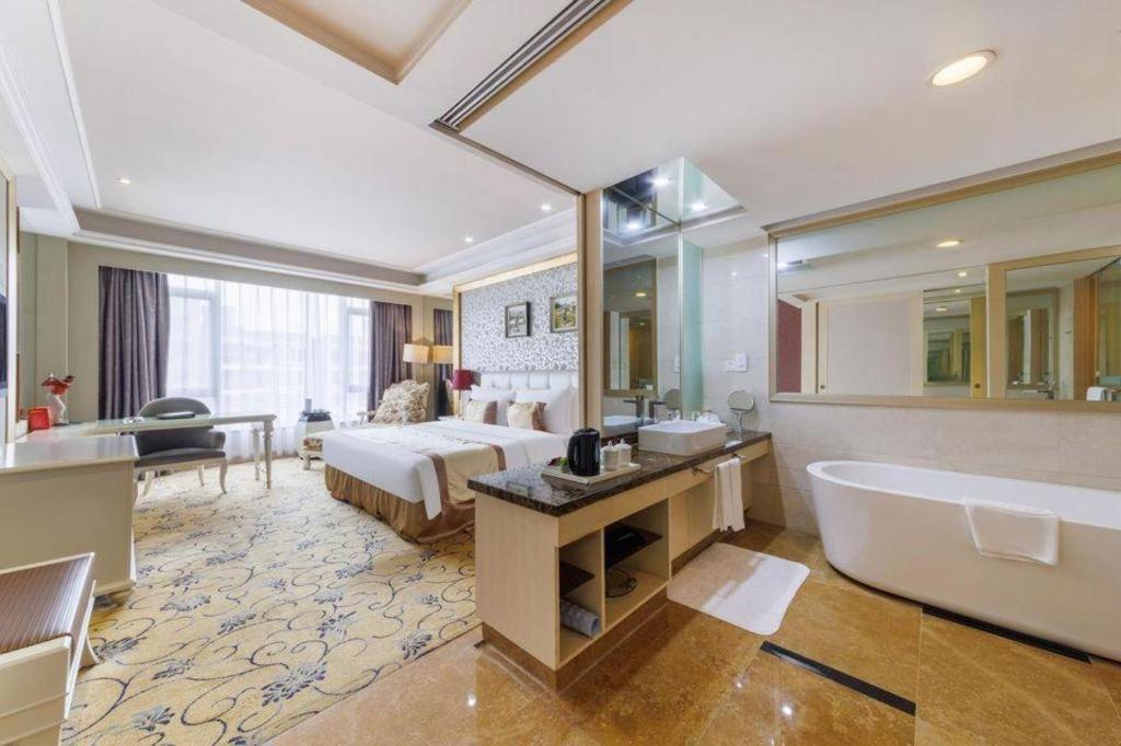Eurasia International Hotel Dongguan  Exterior foto